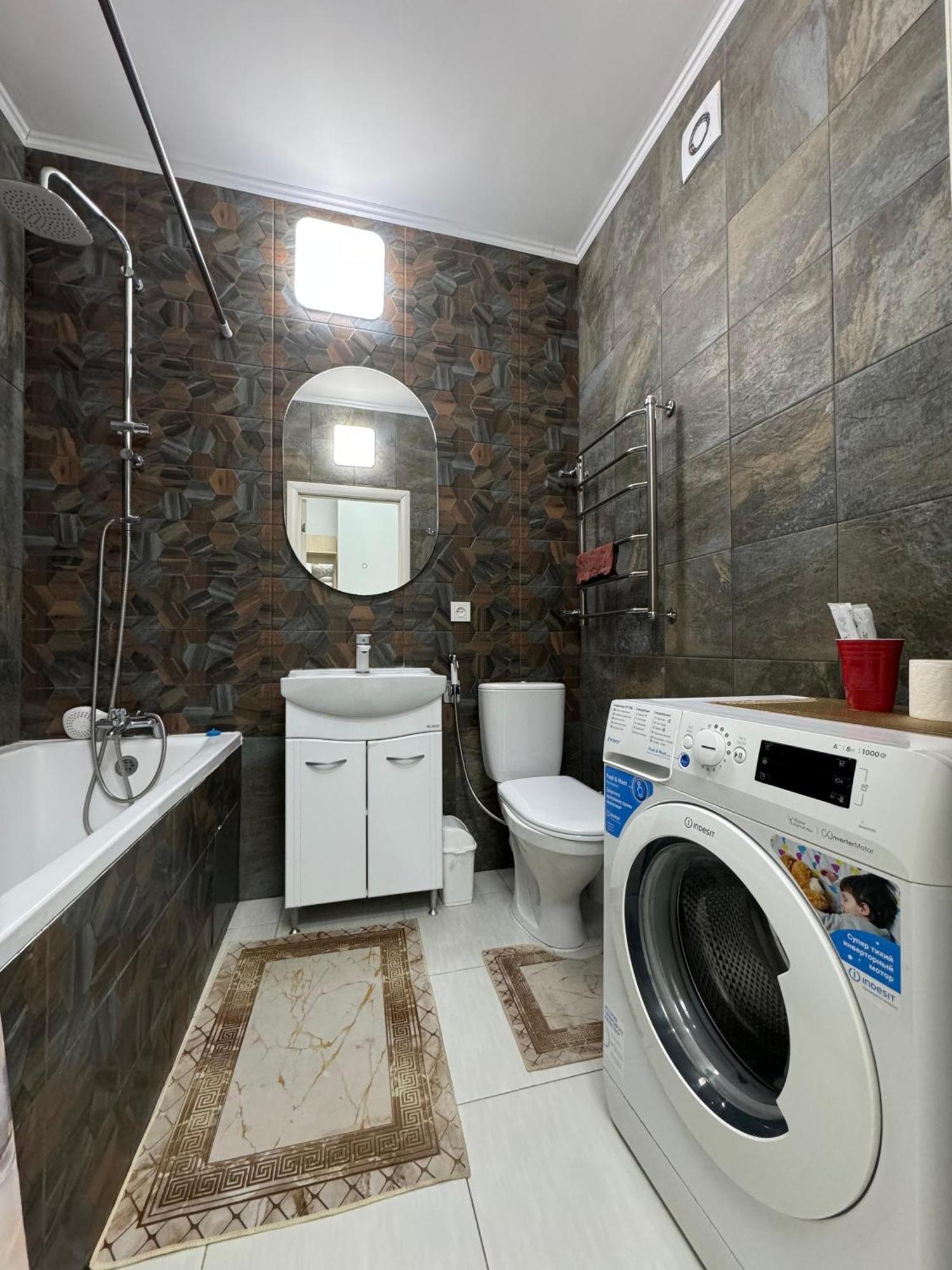 Двухкомнатная Квартира В Жк Арбат Almaty Exterior photo
